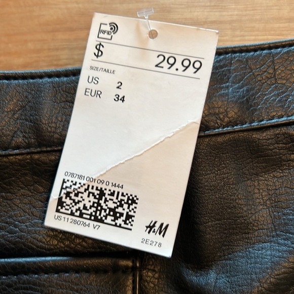 H&M‎ Faux Leather Moto Skirt Black Asymmetrical Zip Front Size 2 - Picture 3 of 7
